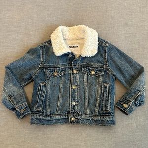 Old Navy Sherpa-lined Denim Jacket. Unisex 4T.